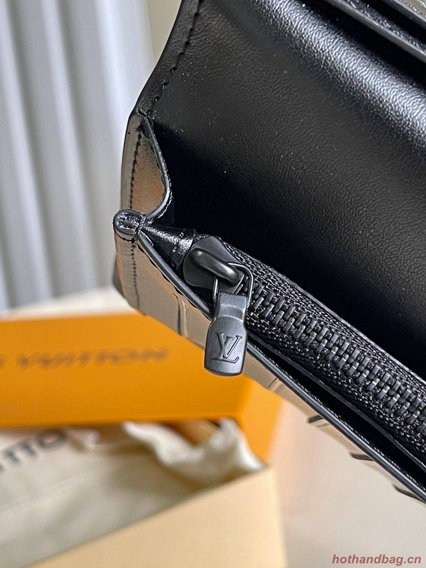 Louis Vuitton Aerogram Multiple M69980 black Louis Vuitton Aerogram Multiple M69980 black