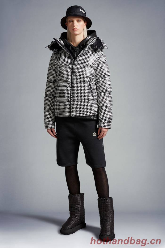 Moncler Top Quality Couple Down Coat MOY00213 Moncler Top Quality Couple Down Coat MOY00213