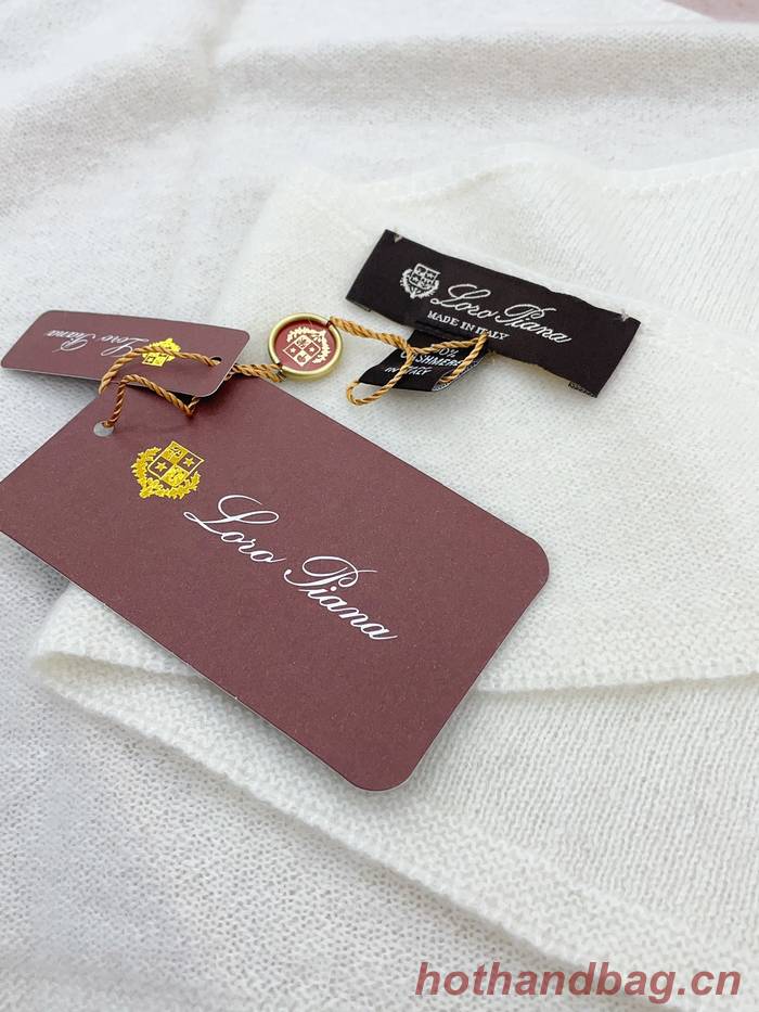Loro Piana Scarf LPC00033 Loro Piana Scarf LPC00033