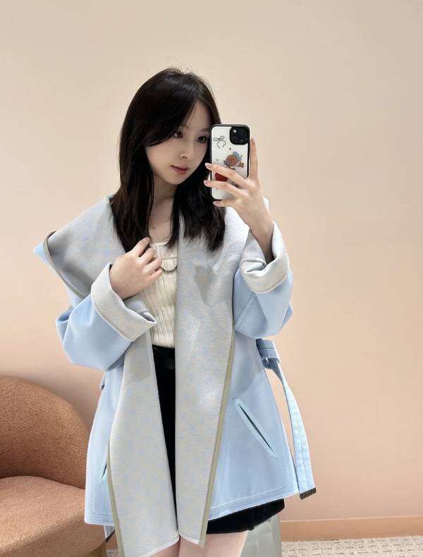 Louis Vuitton Top Quality Overcoat LVY00039 Louis Vuitton Top Quality Overcoat LVY00039