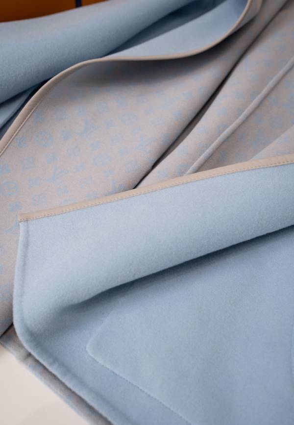 Louis Vuitton Top Quality Overcoat LVY00039 Louis Vuitton Top Quality Overcoat LVY00039