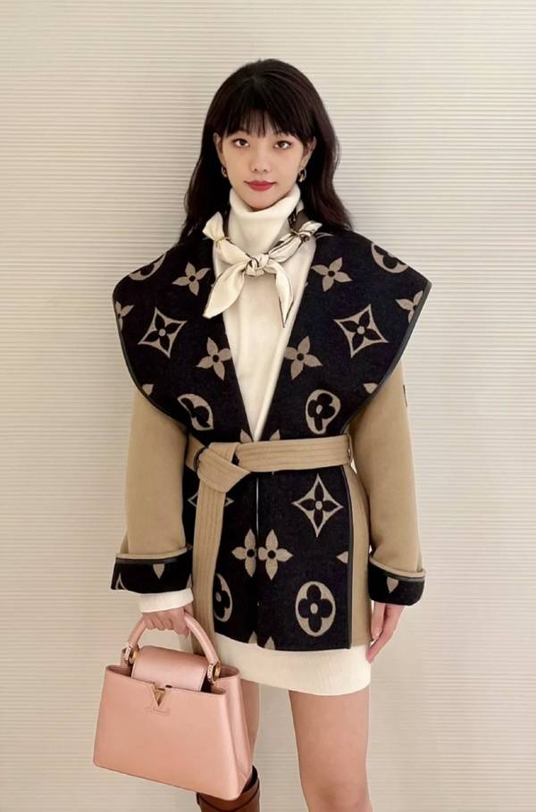 Louis Vuitton Top Quality Overcoat LVY00040 Louis Vuitton Top Quality Overcoat LVY00040