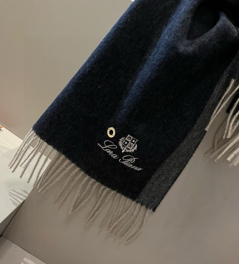 Loro Piana Cashmere Scarf LPS50930 Loro Piana Cashmere Scarf LPS50930