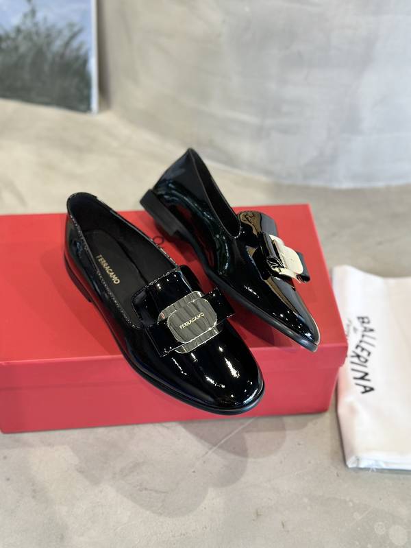 Ferragamo Shoes FMS00093