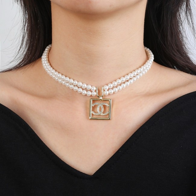 Chanel necklace CE81670