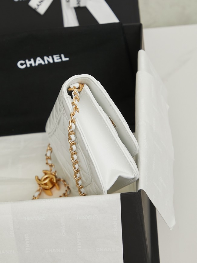Chanel Wallet On Chain AP3938 white
