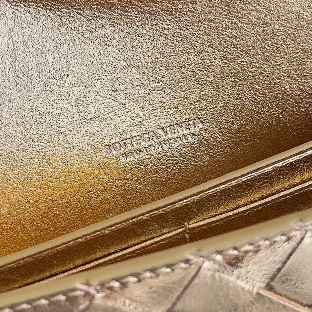 Bottega Veneta Original Leather Long Clutch Andiamo With Handle 741511 Gold 