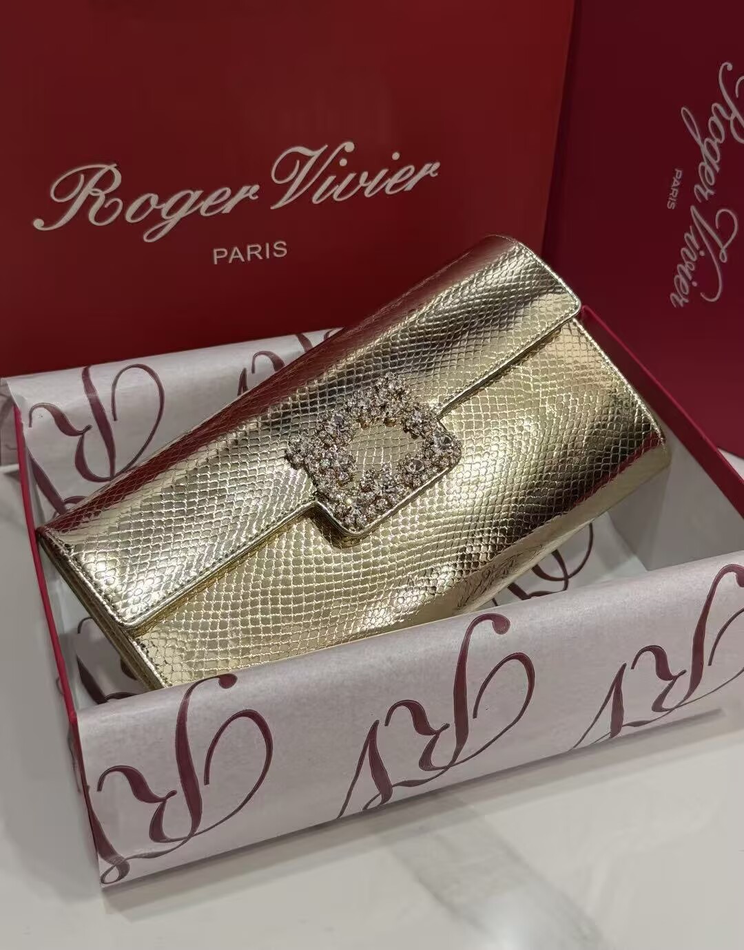 Roger Vivier Clutch Handbag V30260 Gold Roger Vivier Clutch Handbag V30260 Gold