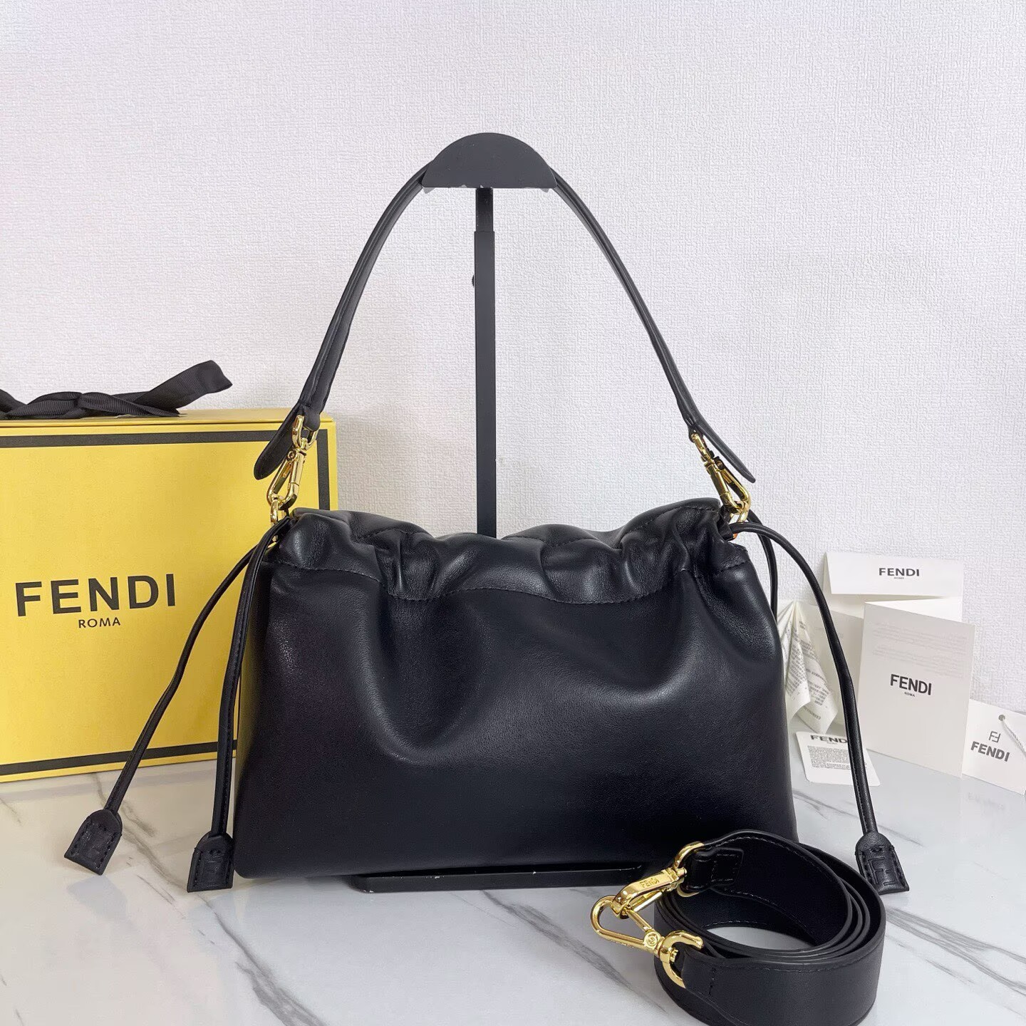 FENDI 2025 Mamma Baguette Original Leather Medium Bag FF8851 Black FENDI 2025 Mamma Baguette Original Leather Medium Bag FF8851 Black