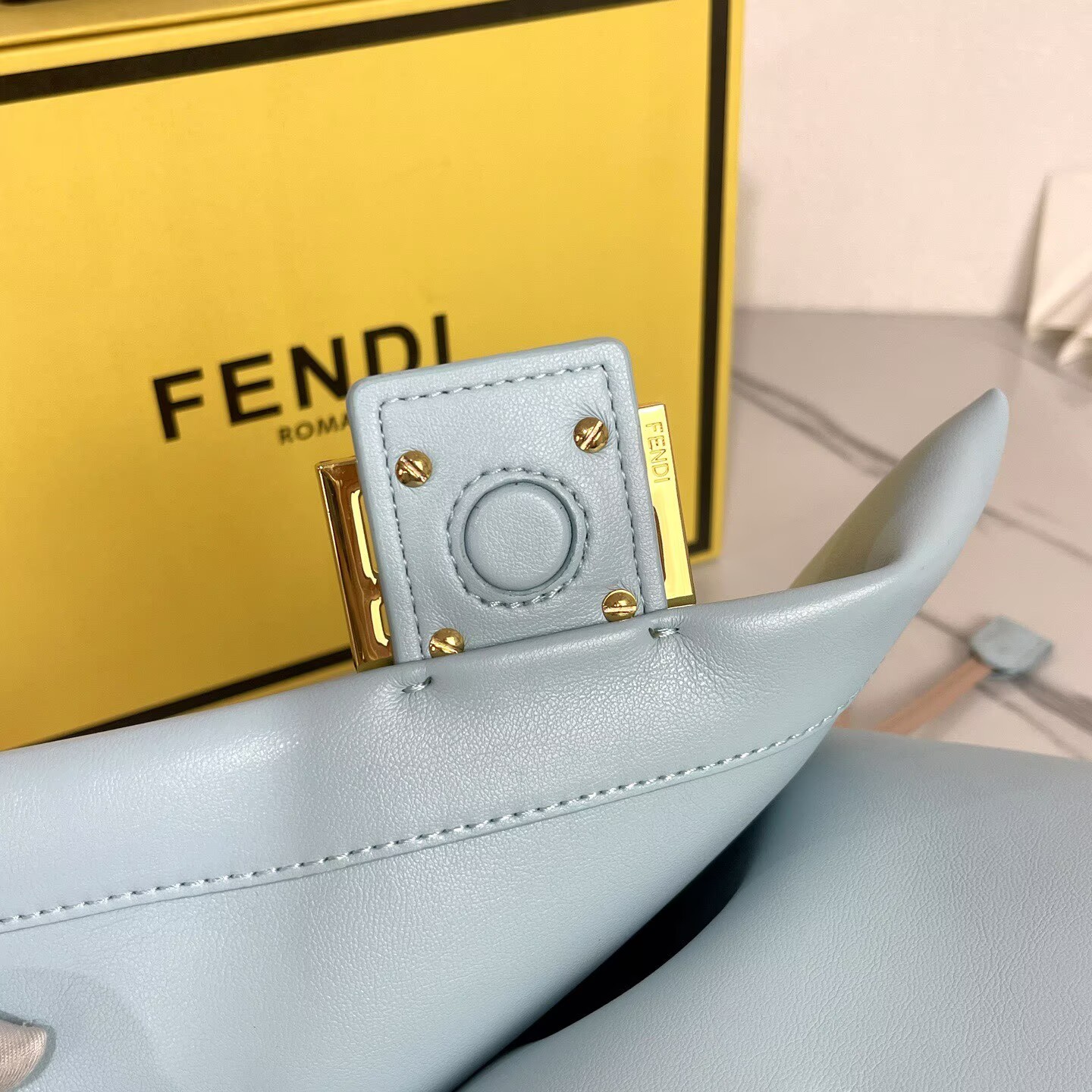 FENDI 2025 Mamma Baguette Original Leather Medium Bag FF8851 Light Blue FENDI 2025 Mamma Baguette Original Leather Medium Bag FF8851 Light Blue