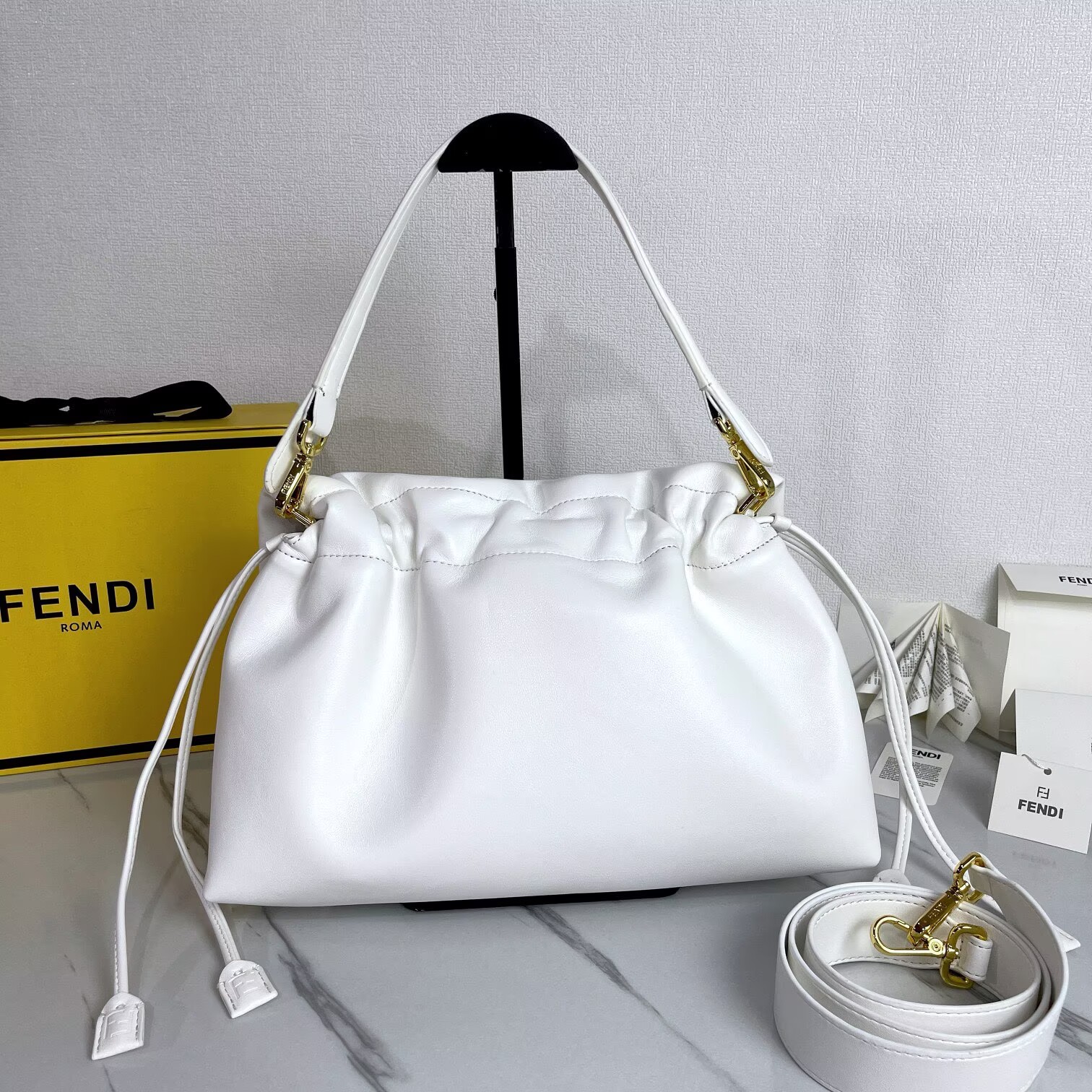FENDI 2025 Mamma Baguette Original Leather Medium Bag FF8851 White FENDI 2025 Mamma Baguette Original Leather Medium Bag FF8851 White