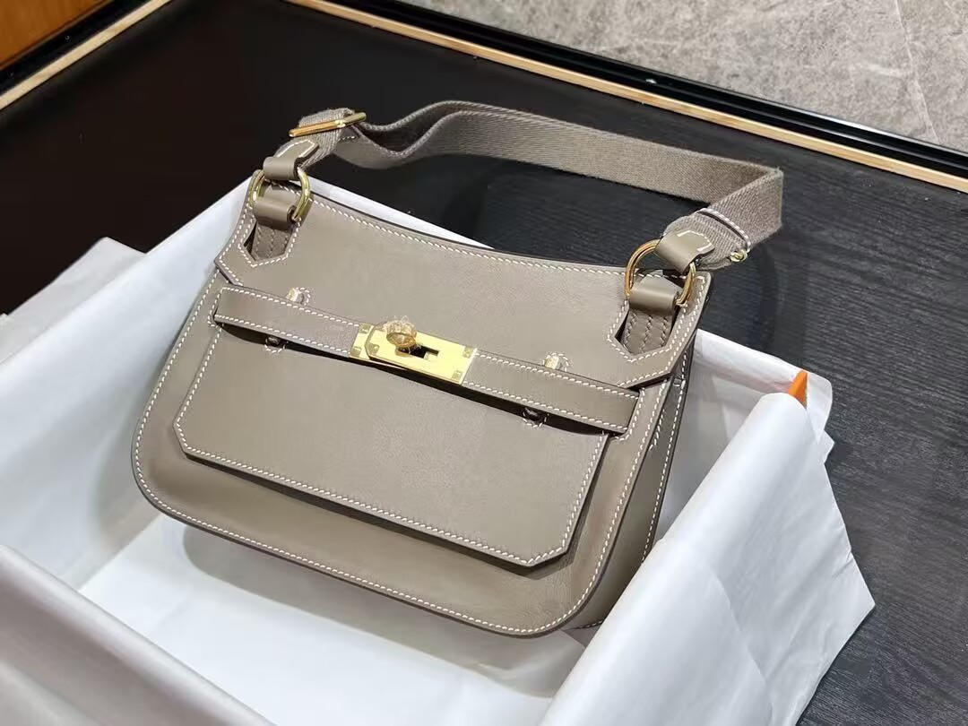 Hermes Jypsiere 31CM Shoulder Bag Calfskin Leather H0880 gold tone Hermes Jypsiere 31CM Shoulder Bag Calfskin Leather H0880 gold tone