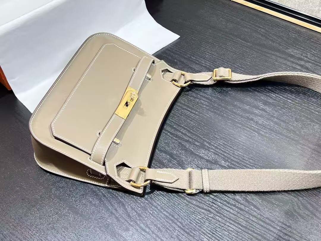 Hermes Jypsiere 31CM Shoulder Bag Calfskin Leather H0880 gold tone Hermes Jypsiere 31CM Shoulder Bag Calfskin Leather H0880 gold tone