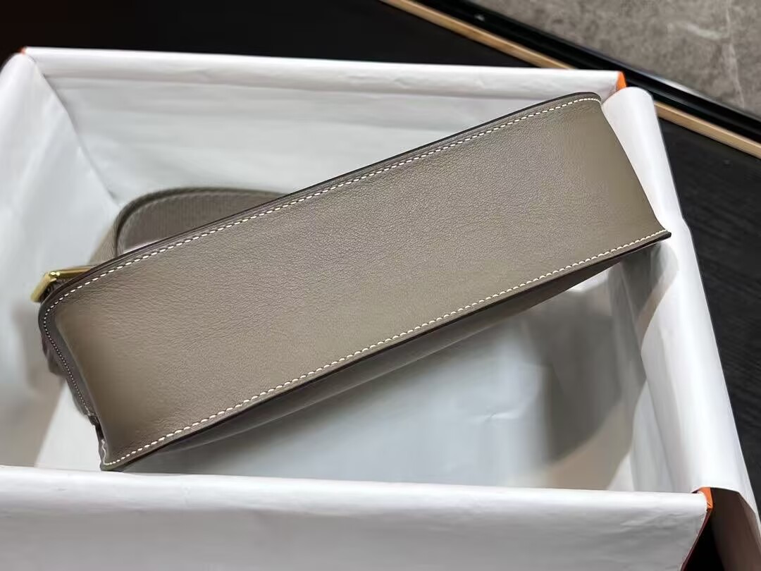 Hermes Jypsiere 31CM Shoulder Bag Calfskin Leather H0880 gold tone Hermes Jypsiere 31CM Shoulder Bag Calfskin Leather H0880 gold tone